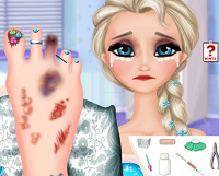 Play Elsa Foot Injured